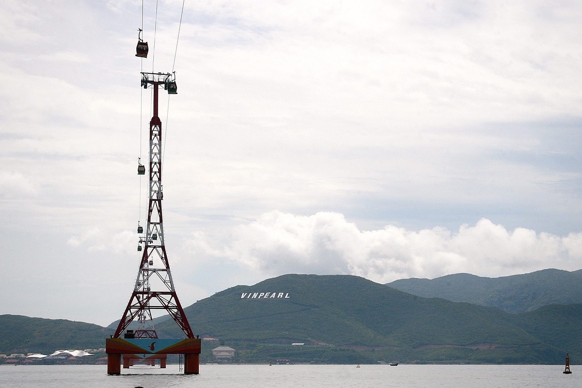 Esto no es Hollywood: 8 copias del mítico cartel de la meca del cine repartidas por el mundo 