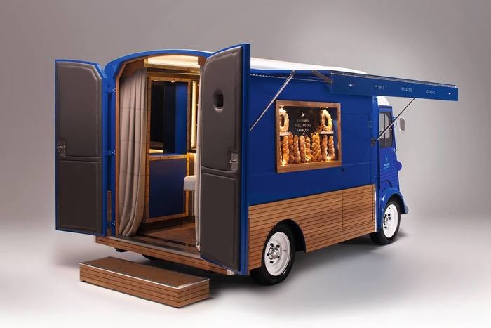 Bar dentro de un camión