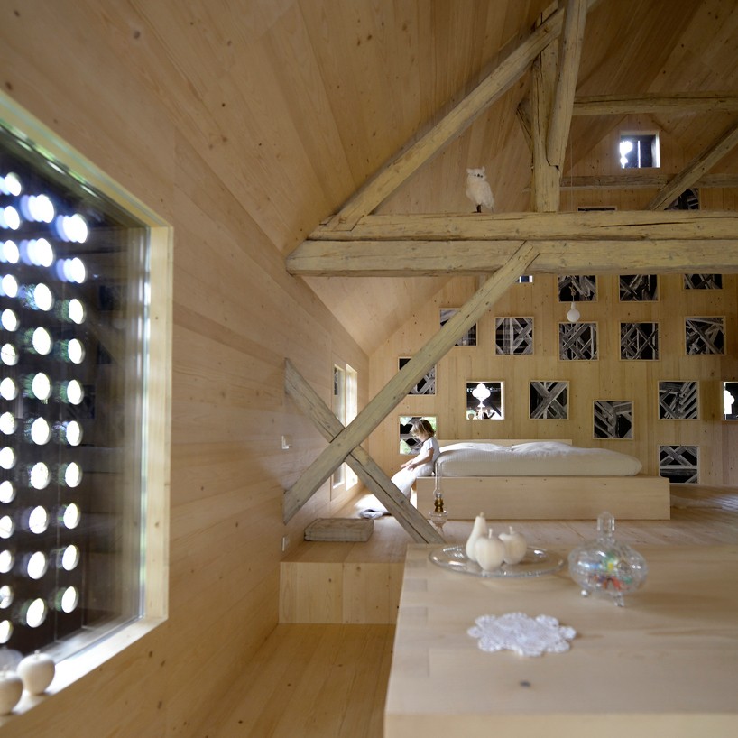 10 espectaculares ejemplos de cómo mezclar edificios ‘viejunos’ con muebles modernos