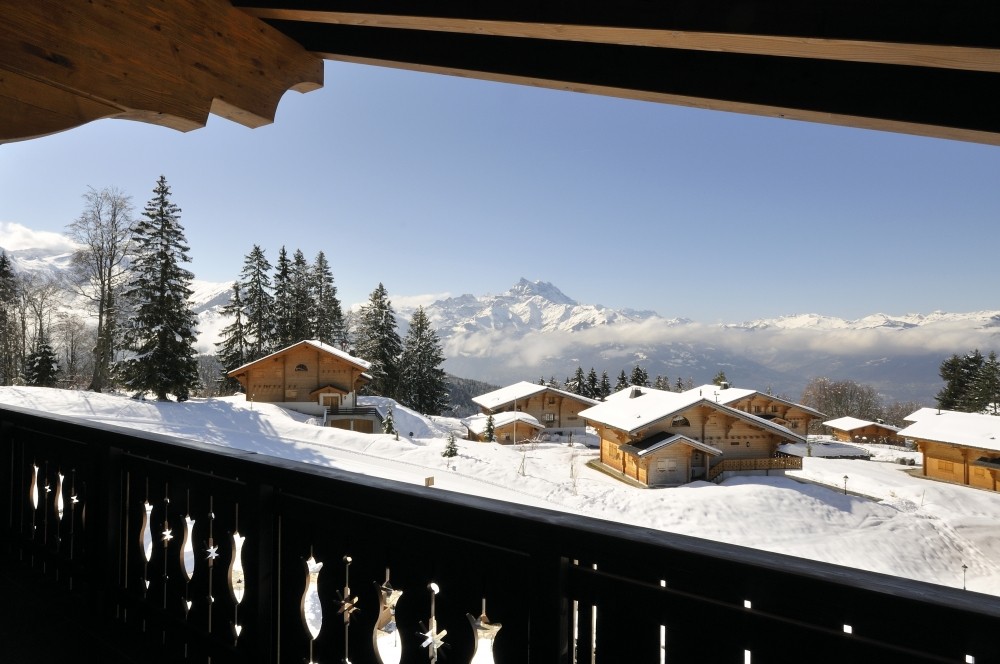 Vista desde la terraza del hotel en los Alpes