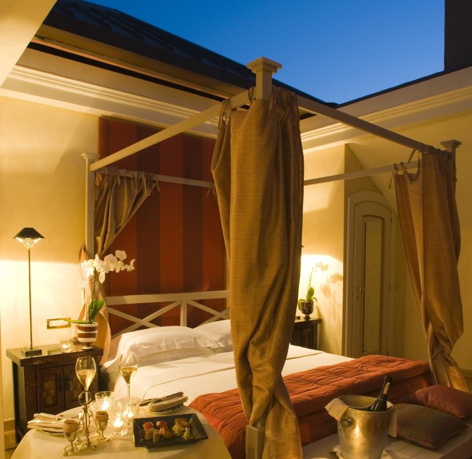 Habitación del hotel de lujo en Italia