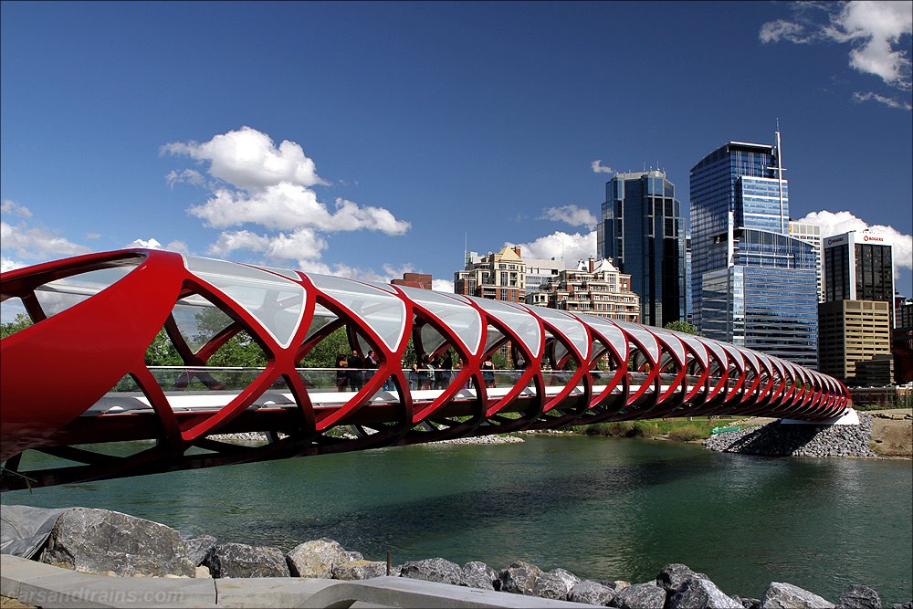 Puente de la Paz, Calgary Las controvertidas obras de Calatrava: ¿arte o desastre?