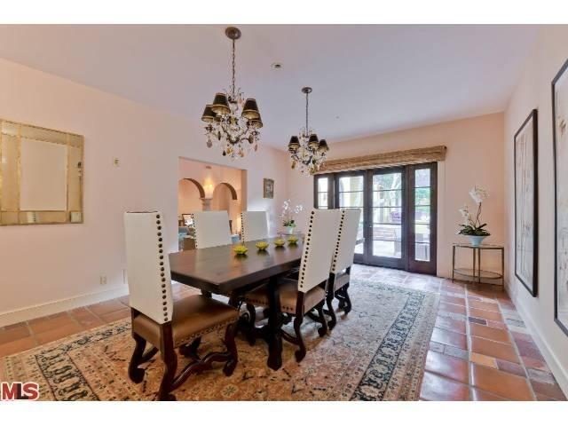 Charlie Sheen vende dos de sus tres mansiones en Los Ángeles tras anunciar que es seropositivo