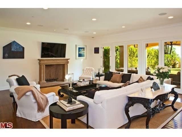 Charlie Sheen vende dos de sus tres mansiones en Los Ángeles tras anunciar que es seropositivo