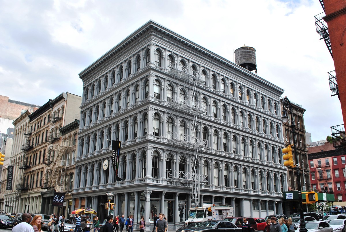 un emblemático edificio en el Soho de Nueva York