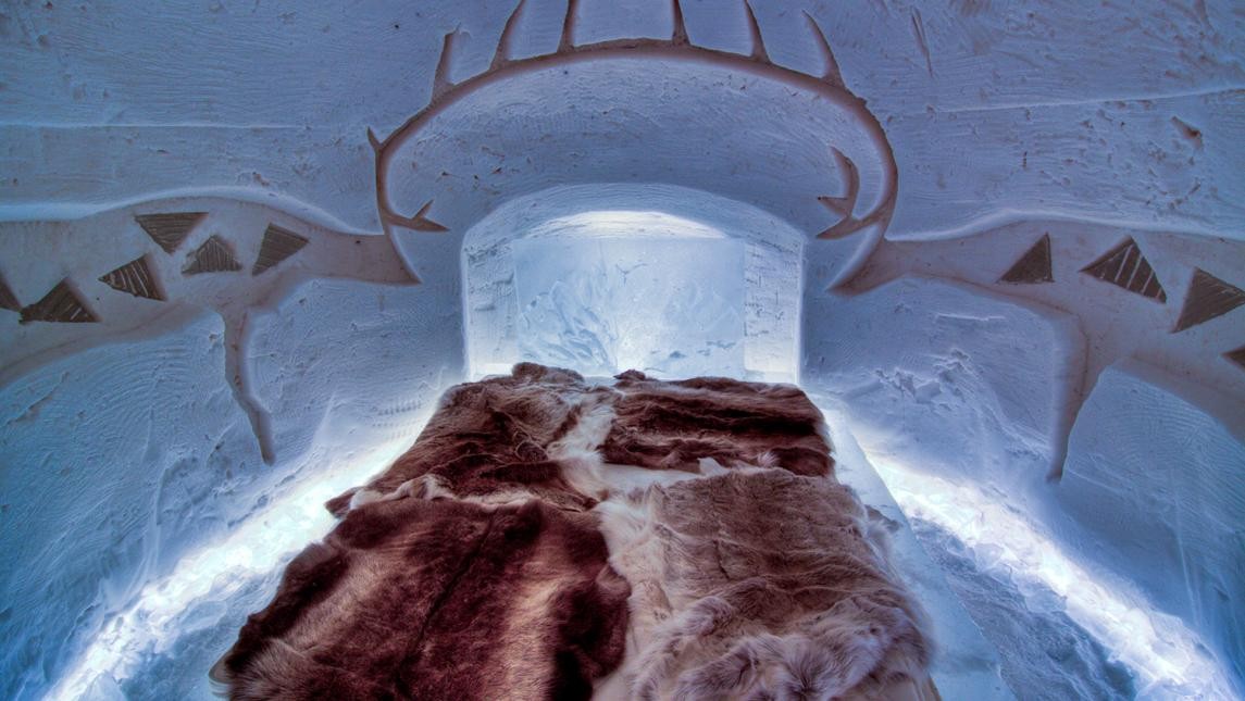 Interior del hotel iglú en Finlandia