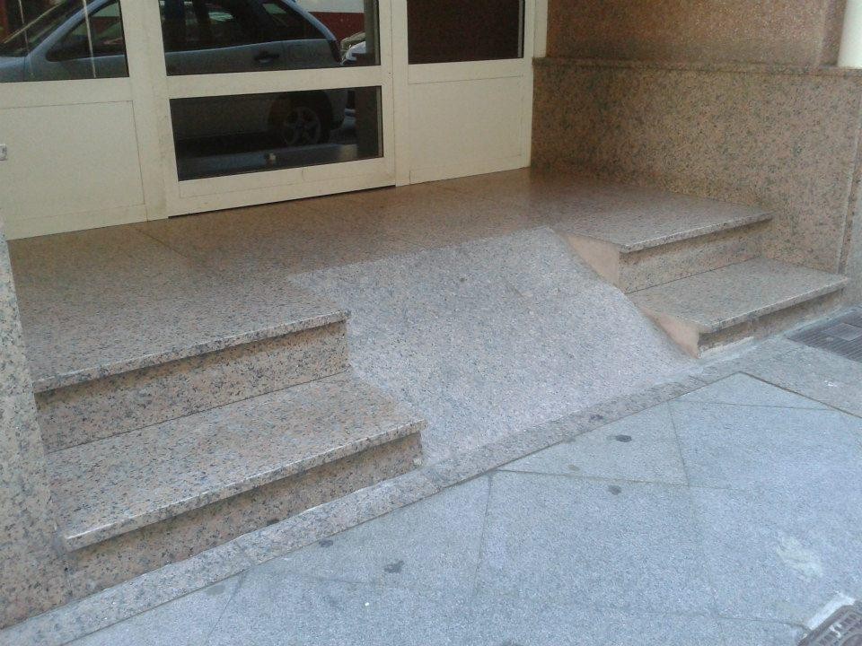 El 70% de los edificios de España son inaccesibles: 11 consejos para superar las barreras arquitectónicas