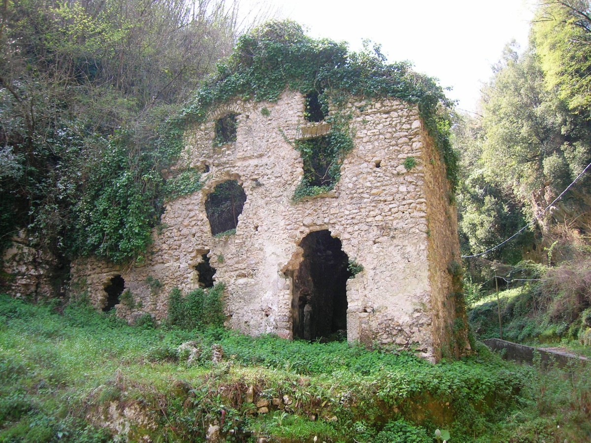 Antiguo molino italiano en Sorrento
