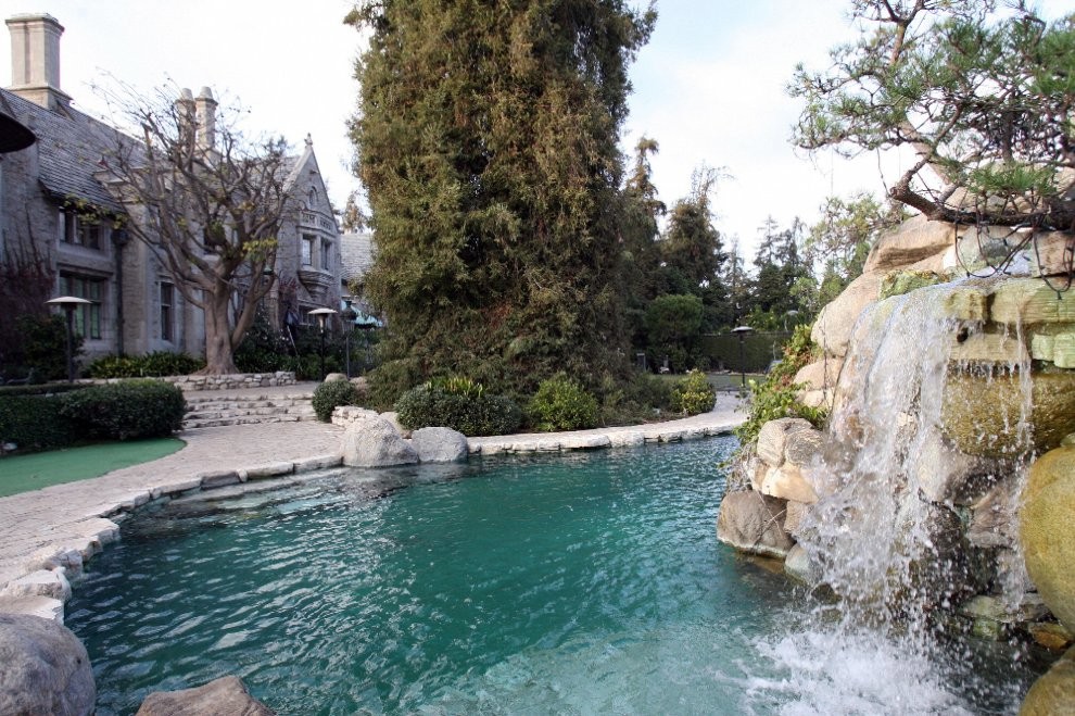 La piscina de la mansión de Playboy