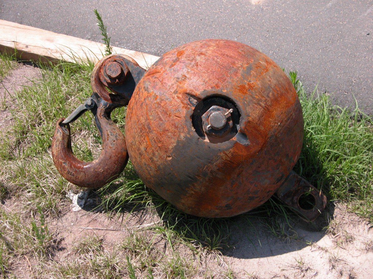 Una bola de demolición