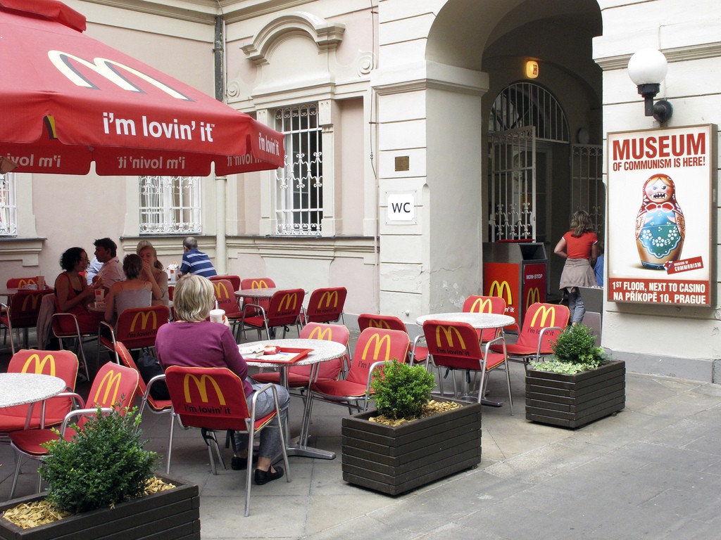McDonald's en el museo del Comunismo en Praga