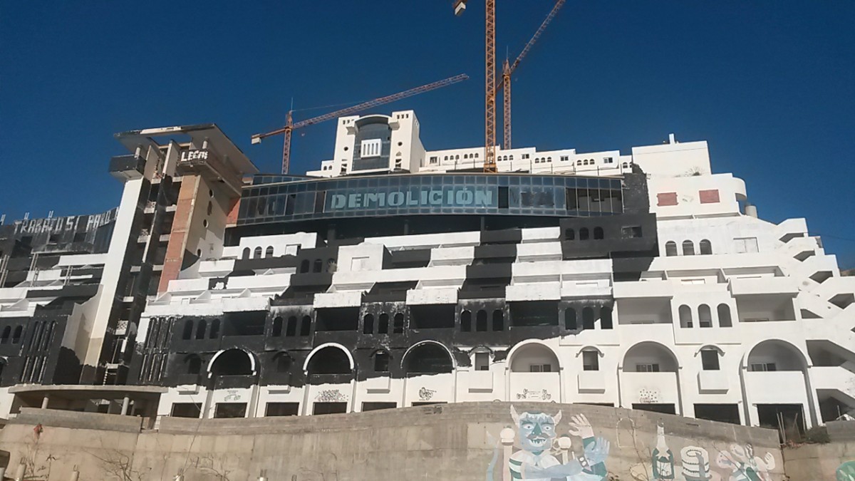 El hotel Algarrobico en Almería