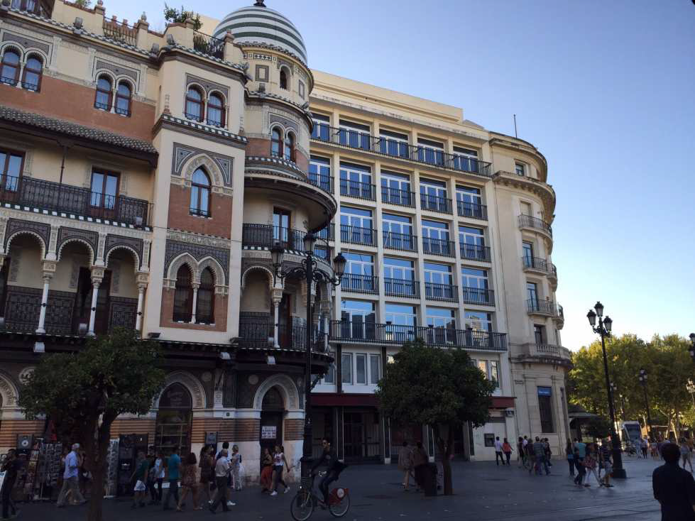 La antigua sede de Banco de Andalucía en Sevilla se convertirá en un hotel y locales comerciales