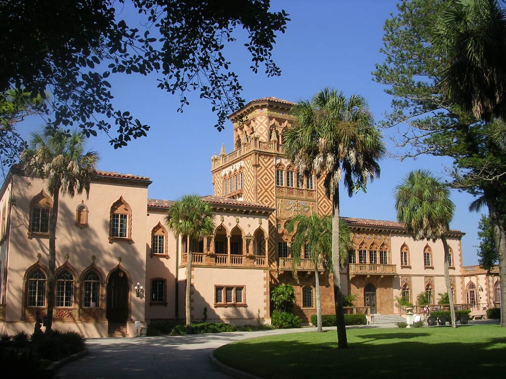 Mi casa es un museo: 25 increíbles viviendas en las que podrás colarte ‘hasta la cocina’ (literalmente)