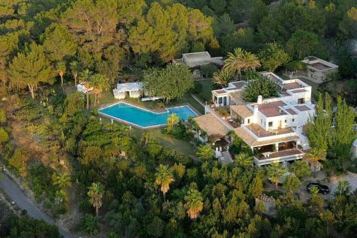 Finca junto al mar (Ibiza, España) – desde 108 euros por persona y noche