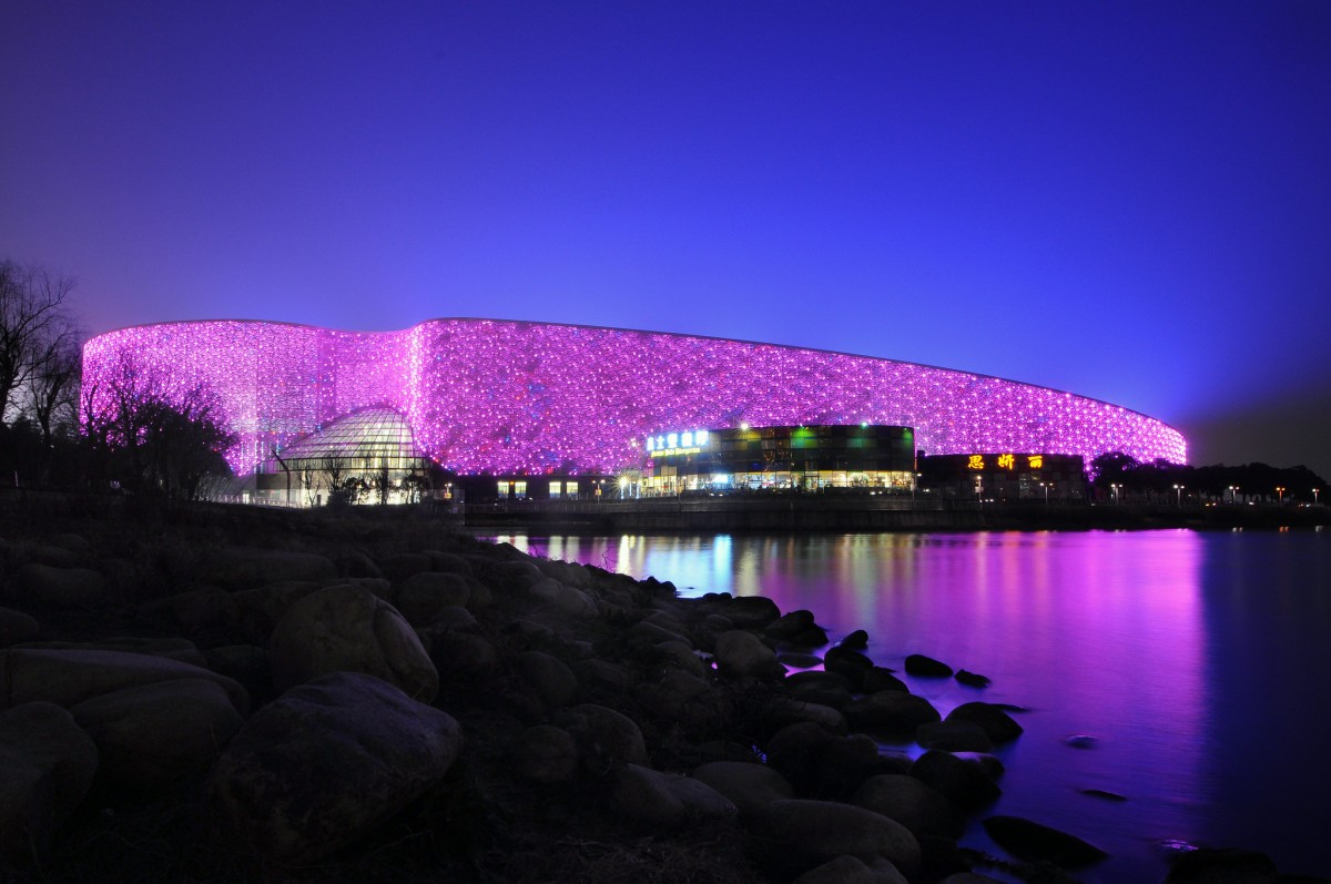 10 edificios multicolor que reflejan la geometría de la naturaleza