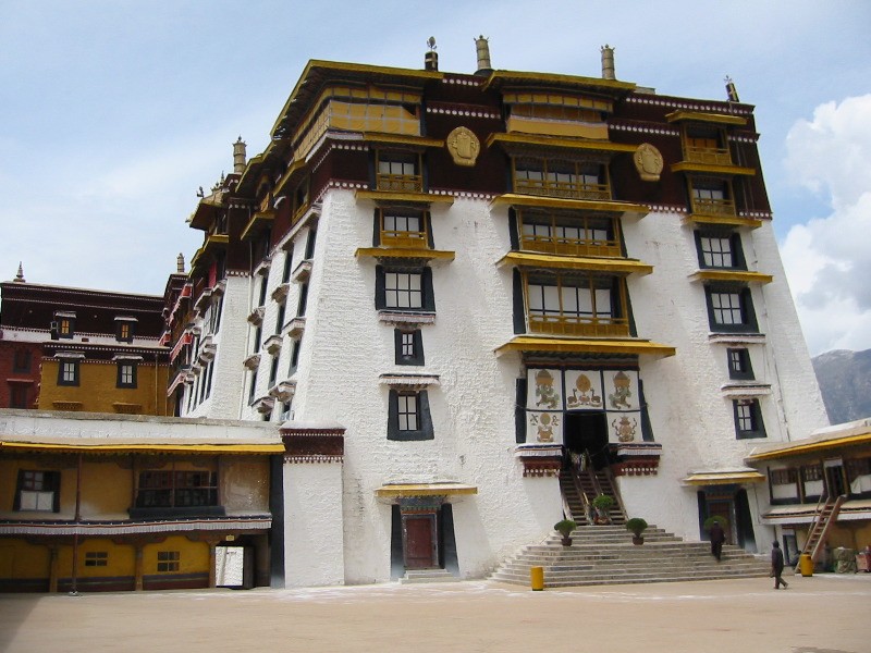 La asombrosa fortaleza sagrada de los budistas tibetanos