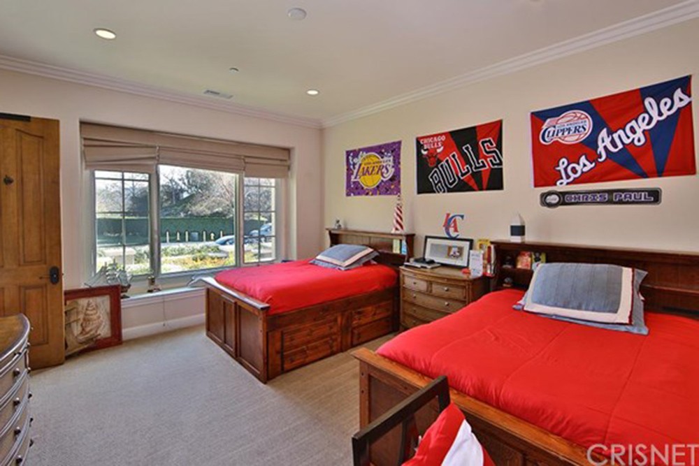 toni-braxton-house-sells-in-calabasas-ca-bedroom-kids