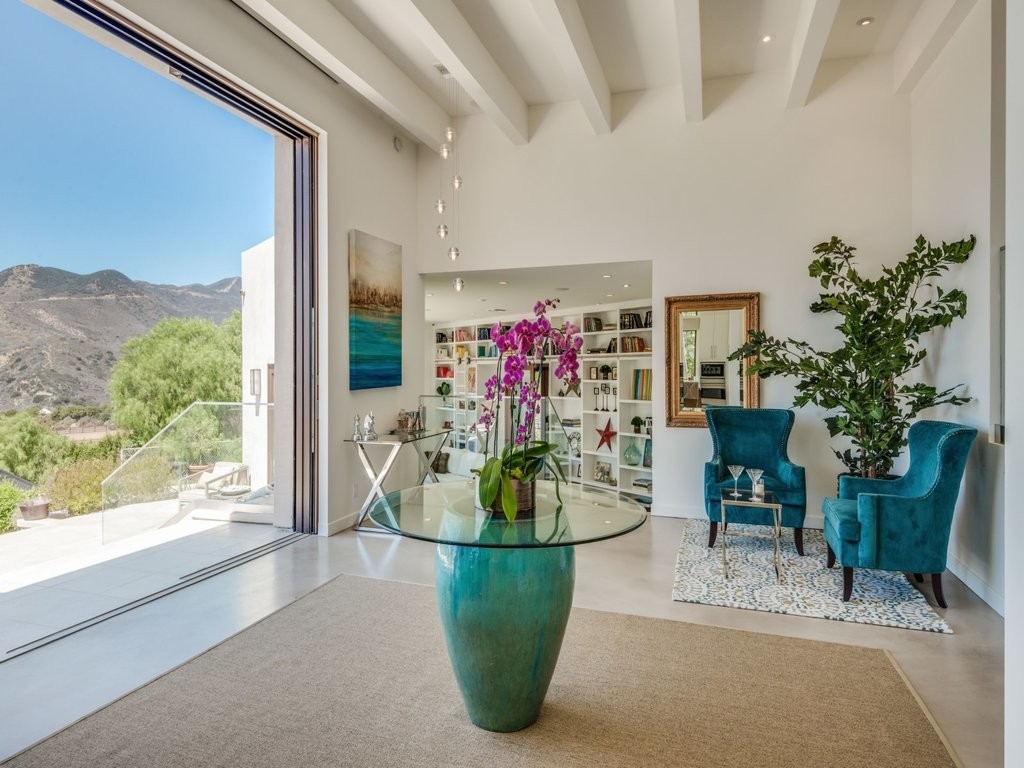 chris-hemsworth-elsa-pataky-buy-malibu-home2
