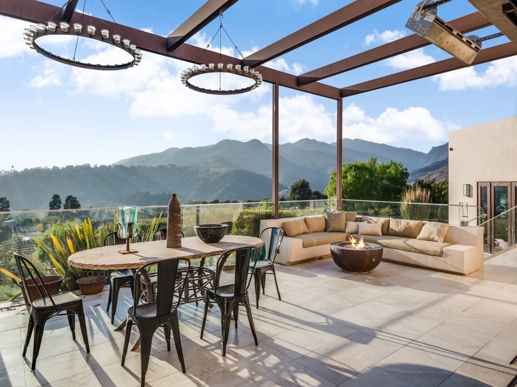 chris-hemsworth-elsa-pataky-buy-malibu-home9