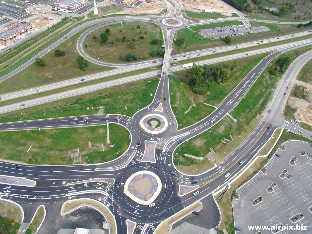 La ‘rotonda mágica’ y otras locuras del urbanismo sobre ruedas 