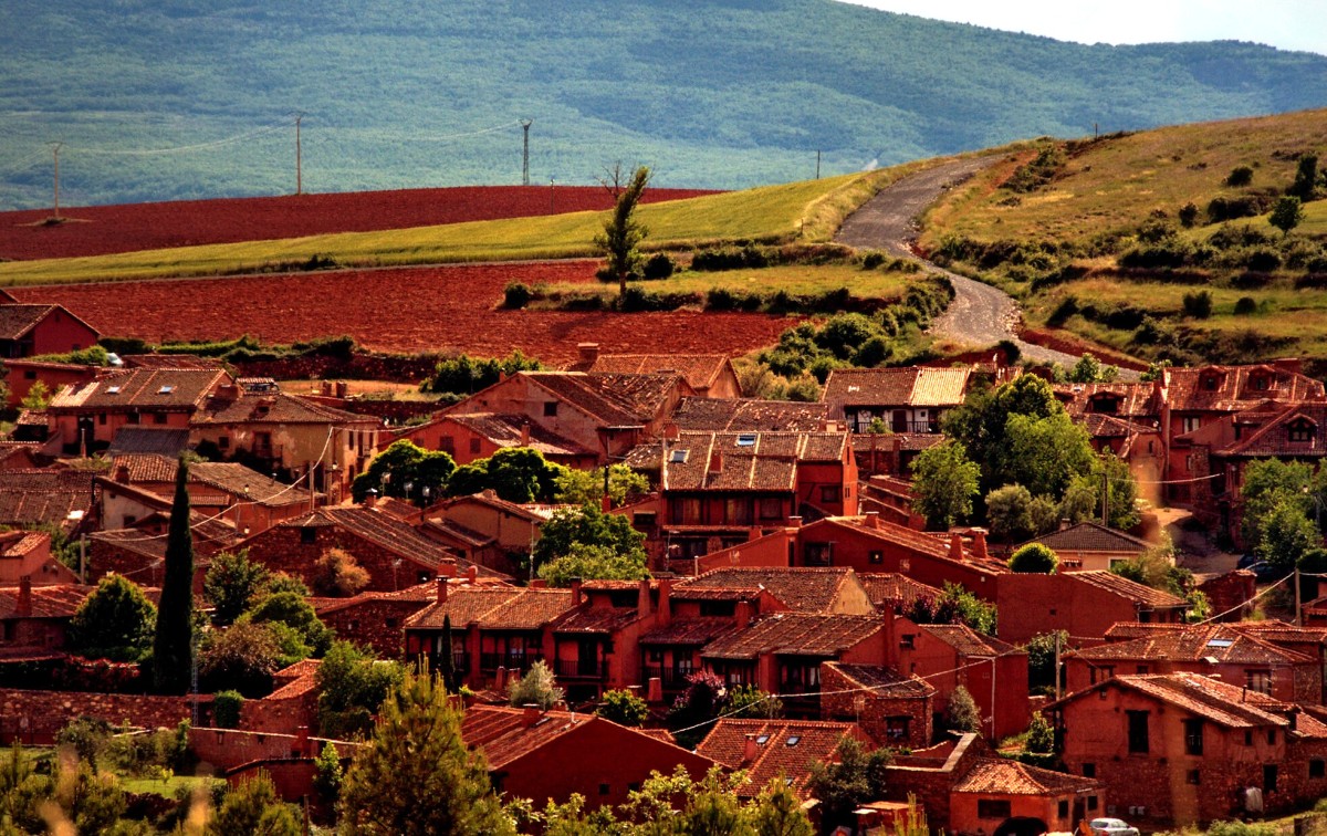 Los Pueblos Rojos y Negros de Segovia