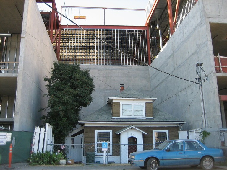 La casa que resistió a Donald Trump y otros 10 edificios que sobrevivieron a la locura inmobiliaria