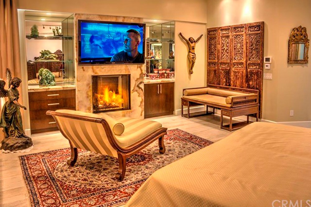 ice-cube-buys-house-in-marina-del-ray-ca-bedroom