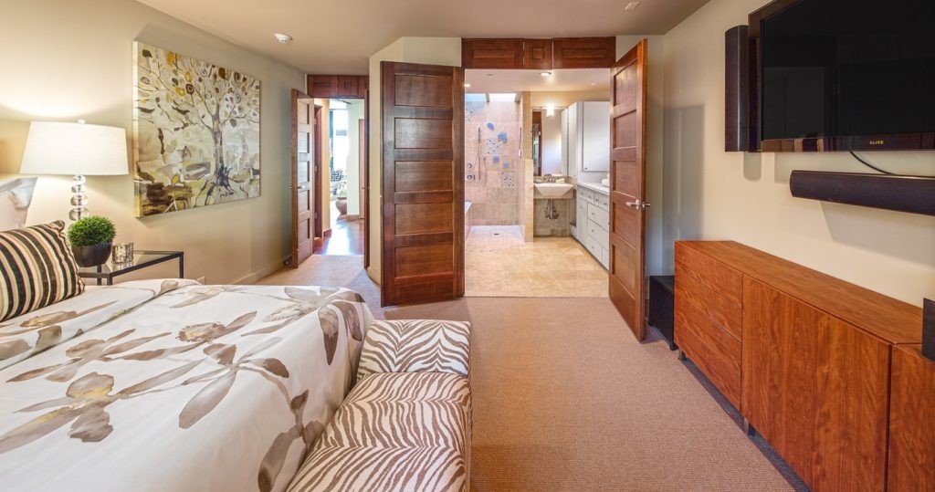 satya-nadellas-bedroom-62af3b-1024x539