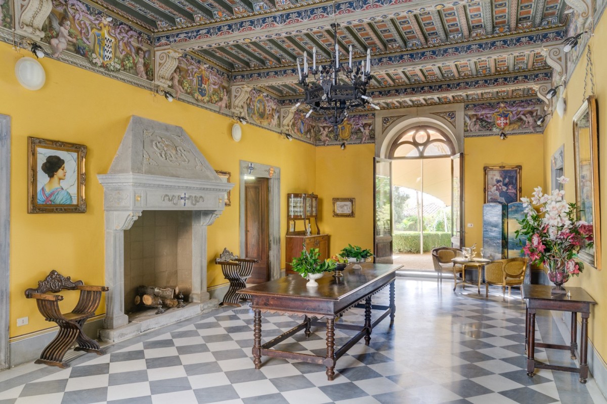 Los 7 castillos y palacios más 'top' a la venta en Europa (y uno está en Mallorca)