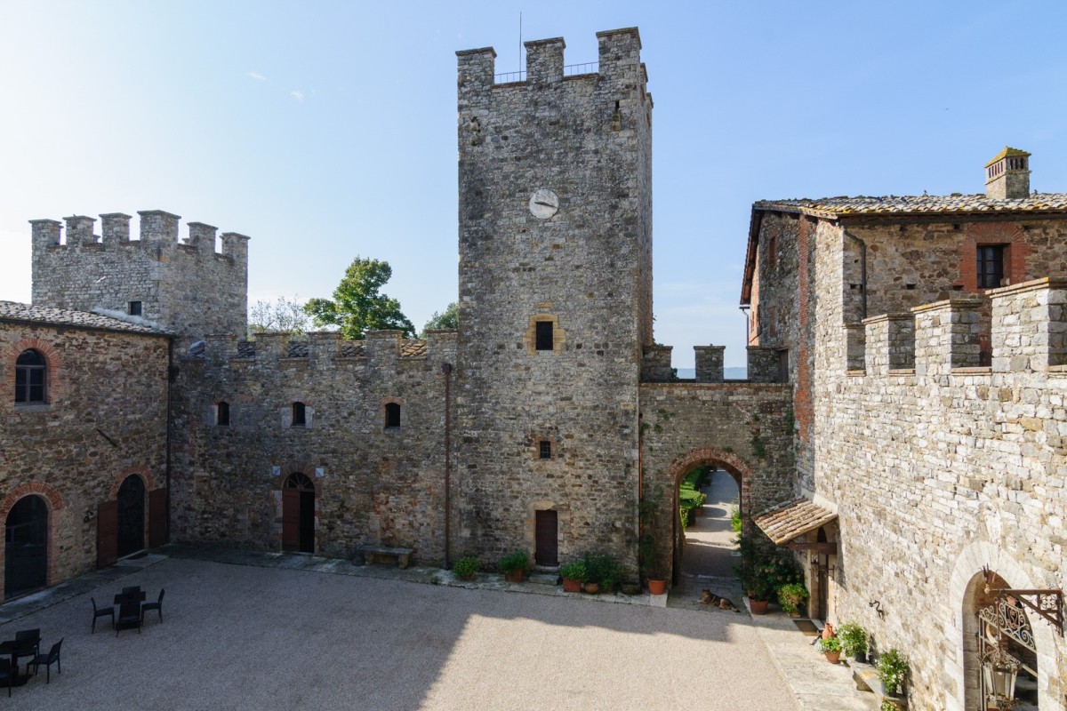 Los 7 castillos y palacios más 'top' a la venta en Europa (y uno está en Mallorca)