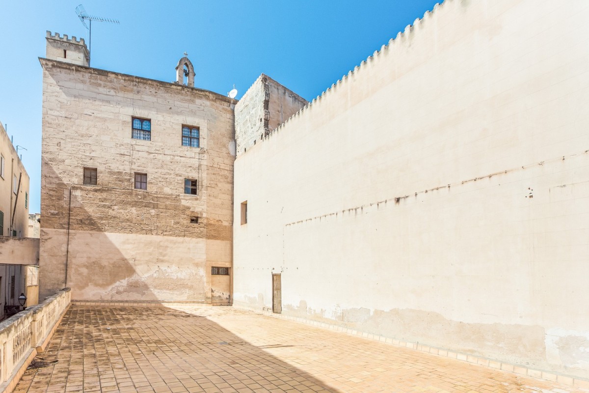Los 7 castillos y palacios más 'top' a la venta en Europa (y uno está en Mallorca)