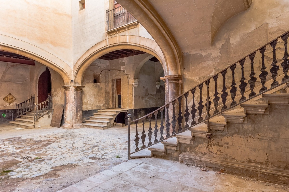 Los 7 castillos y palacios más 'top' a la venta en Europa (y uno está en Mallorca)