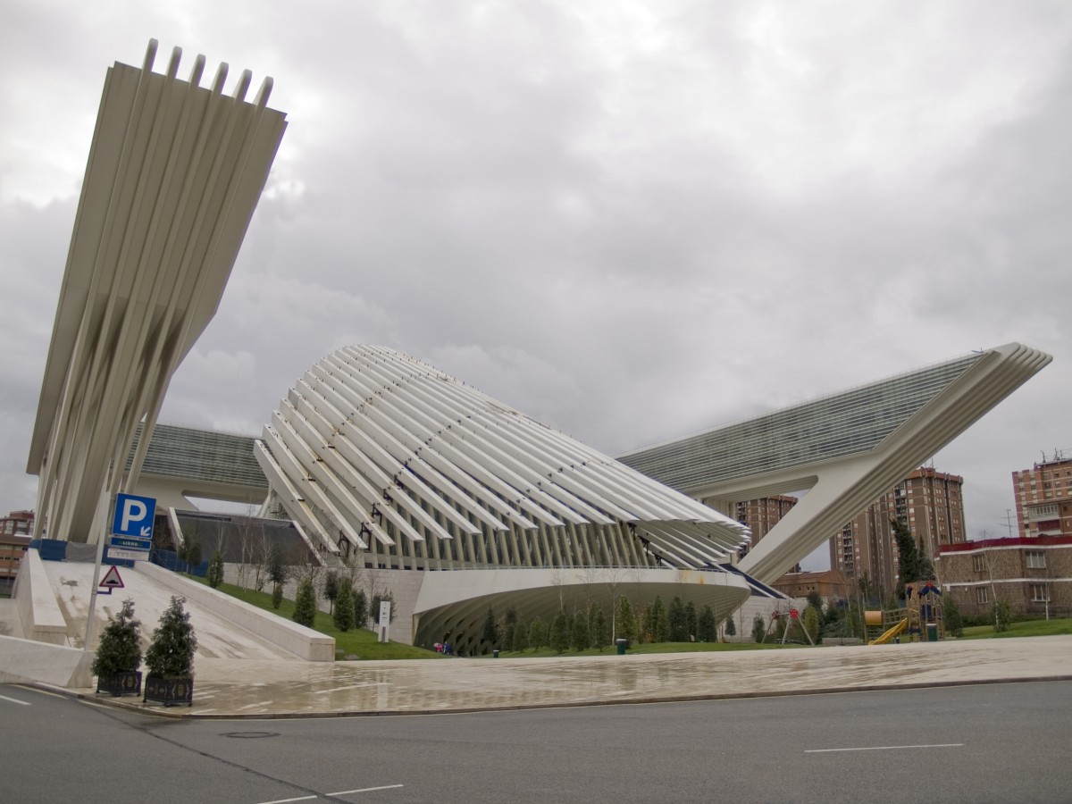 Palacio de Congresos de Oviedo diseñado por Calatrava Palacio de Congresos de Oviedo diseñado por Calatrava