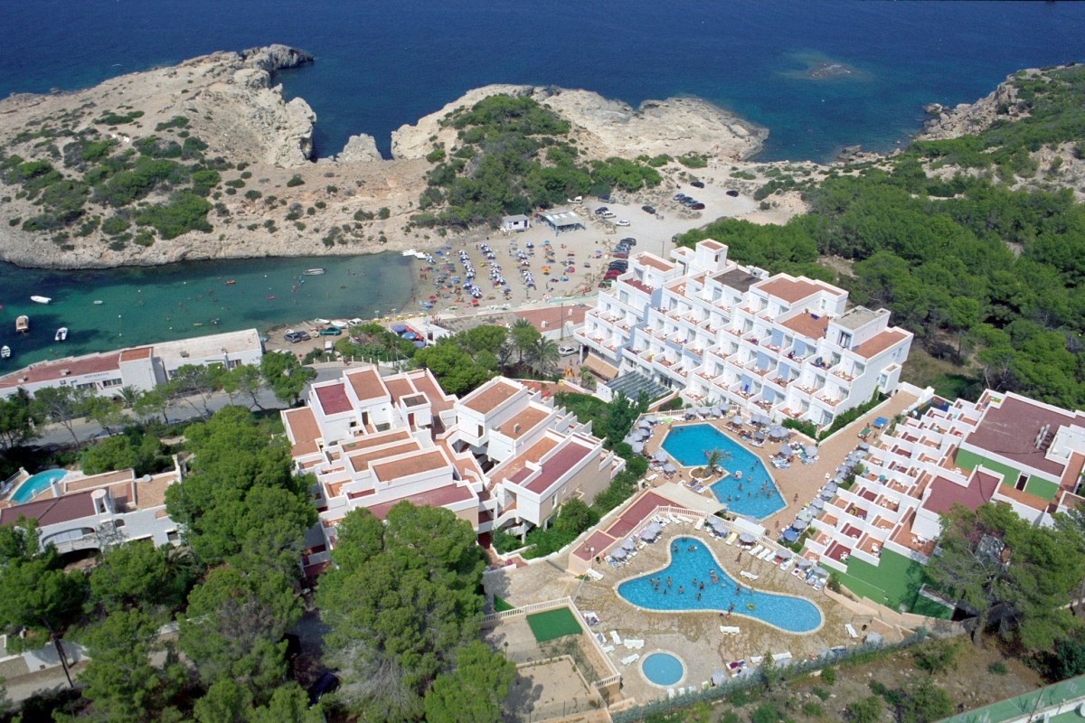 Hispania vuelve a salir de compras: adquiere un hotel en Ibiza por 11 millones