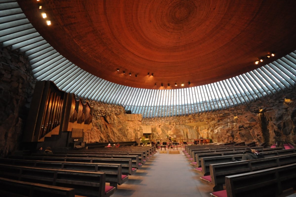 8 - Temppeliaukio Church en Helsinki, Finlandia, de Timo and Tuomo Suomalainen. Jorge Lascar
