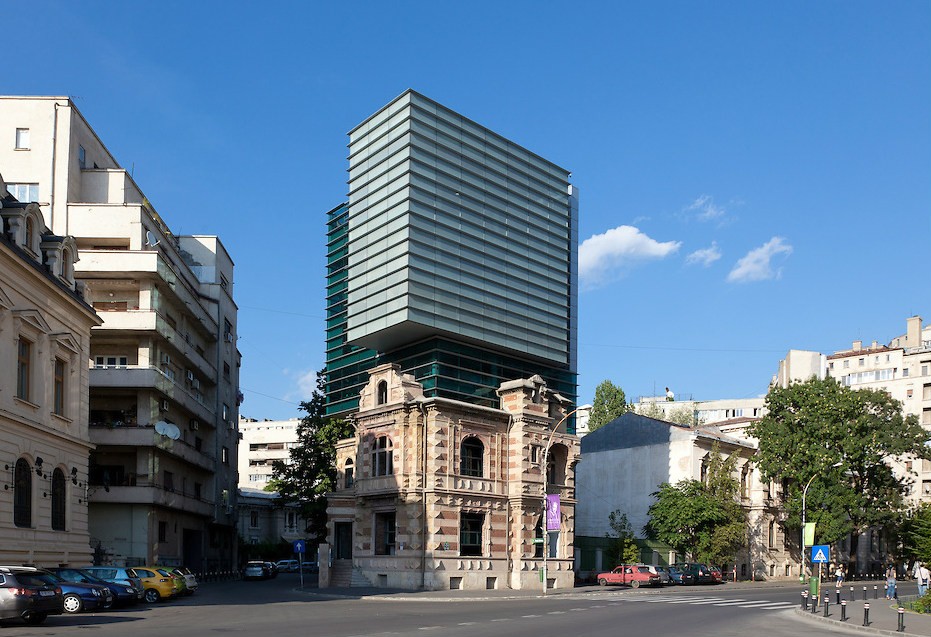 Reforma a lo bestia: 10 edificios antiguos con detalles demasiado modernos