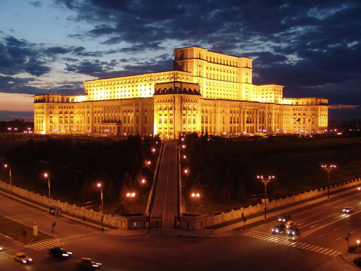 Palacio del Parlamento (Bucarest, Rumanía) – 2.000 millones de euros ‘Elefantes blancos’: construcciones gigantescas, enormemente caras e inútiles