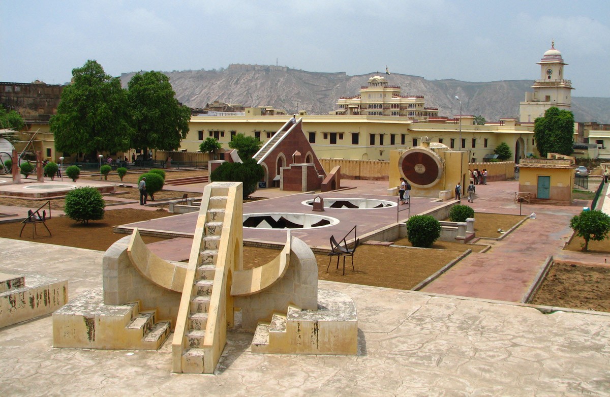 Jantar Mantar (Jaipur, India) – coste desconocido ‘Elefantes blancos’: construcciones gigantescas, enormemente caras e inútiles