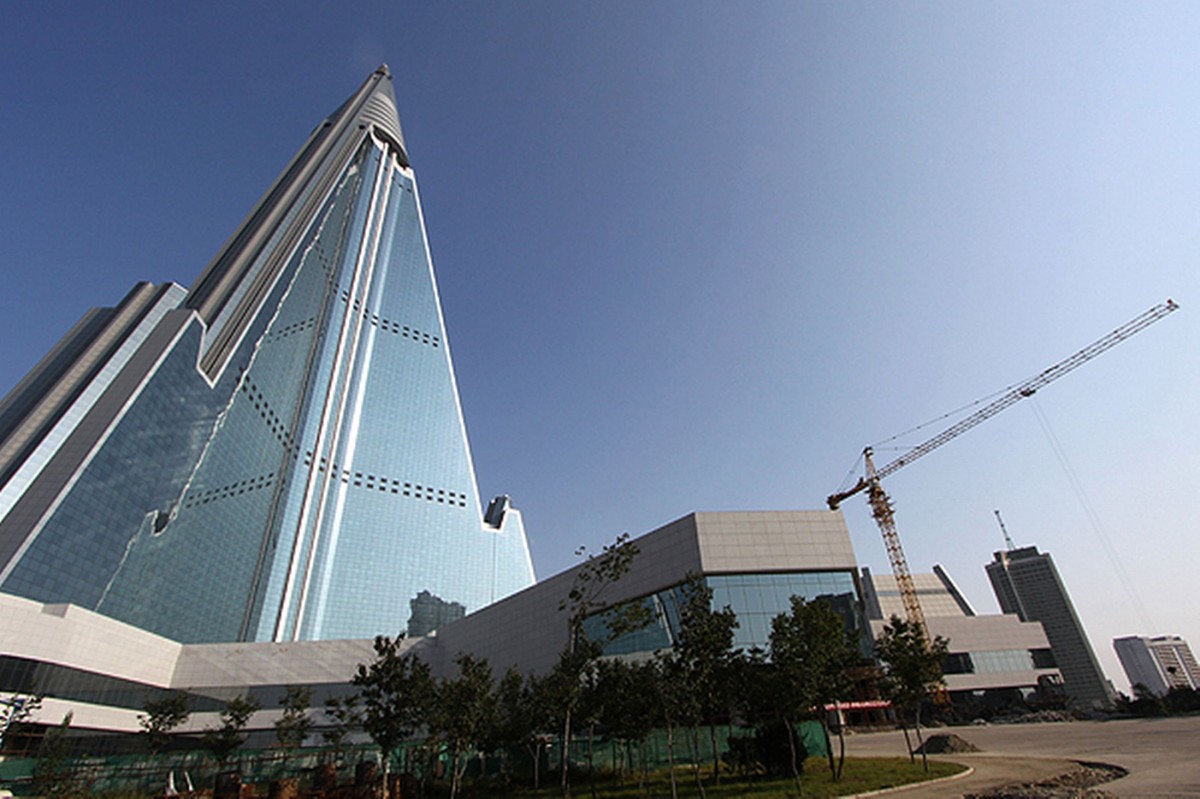 Ryugyong Hotel (Pyongyang, Corea del Norte) – 700 millones de euros ‘Elefantes blancos’: construcciones gigantescas, enormemente caras e inútiles