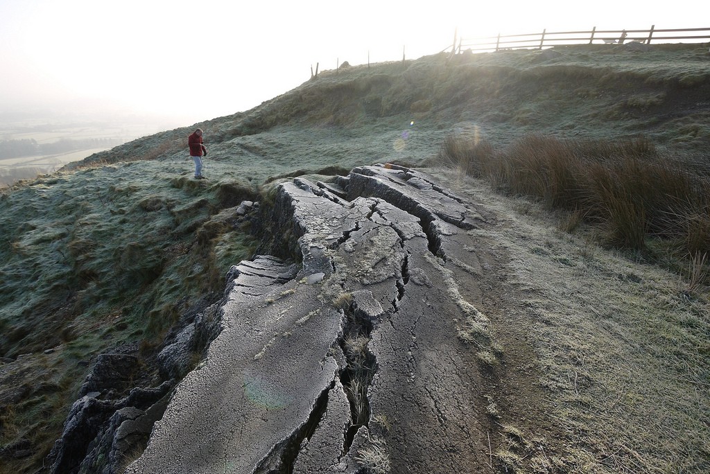 La salvaje belleza de las carreteras fantasma