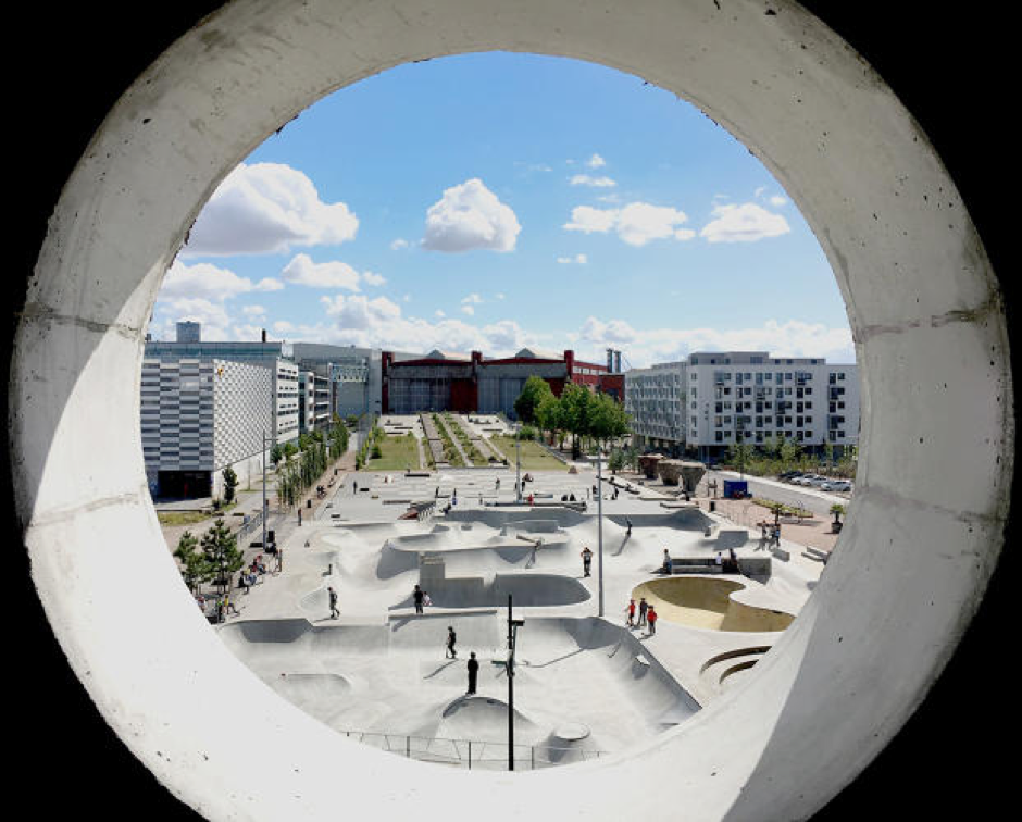 Una ciudad sin coches empieza por sus casas: bienvenido al vecindario de las bicis