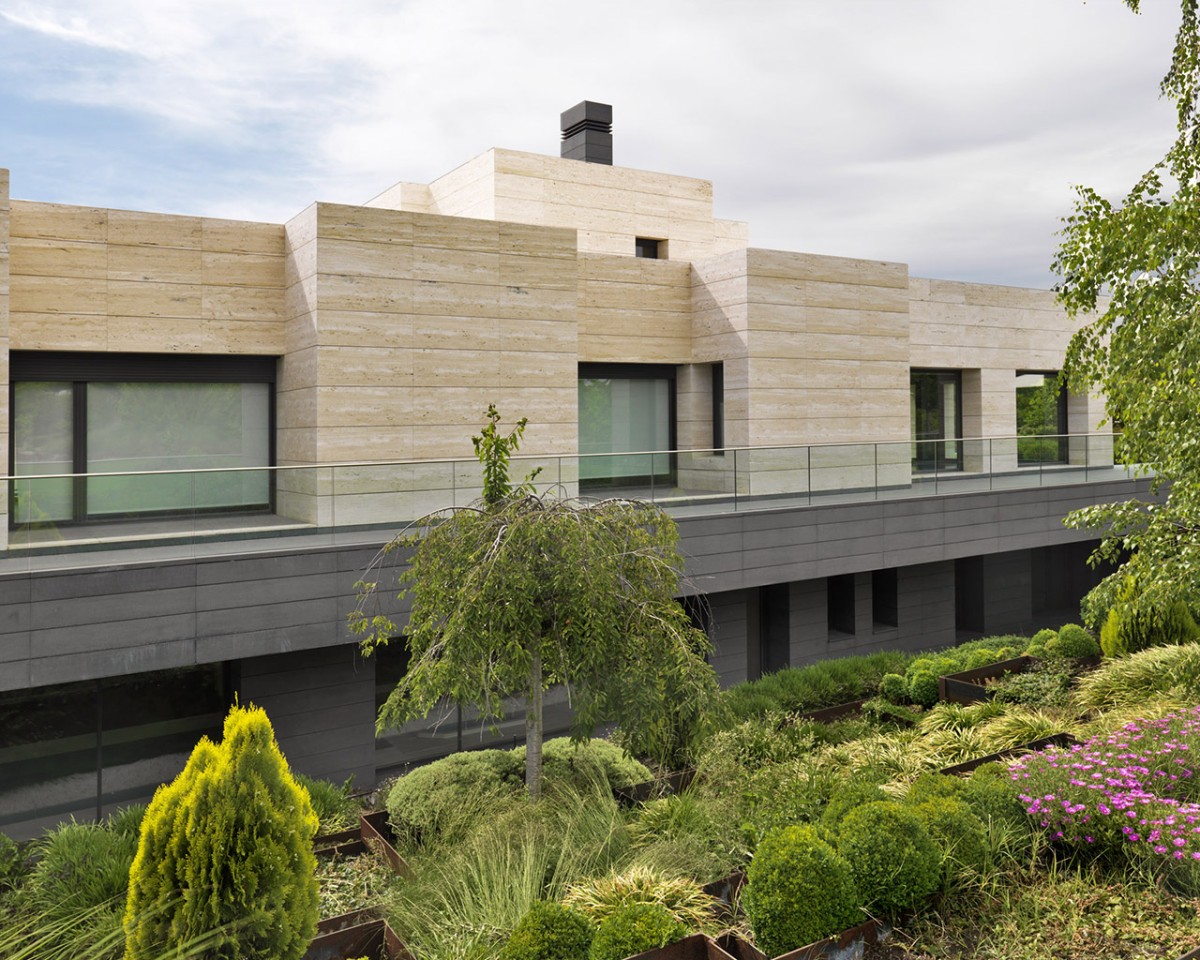 Así es la vida en La Finca, el pinar que nadie quería y se convirtió en la urbanización más segura de Europa