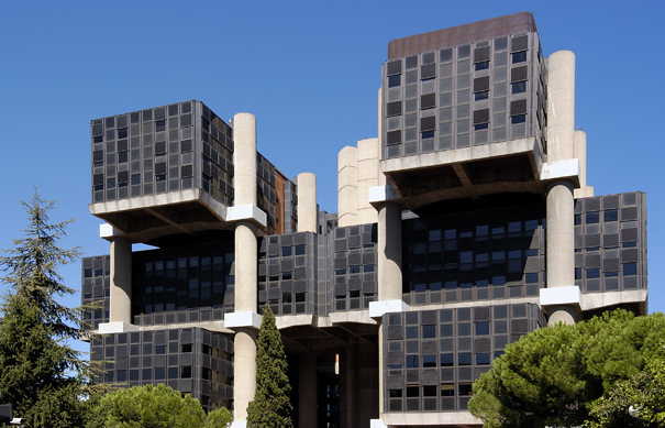 Realia pone en venta el mítico edificio de Los Cubos de Madrid por 57 millones