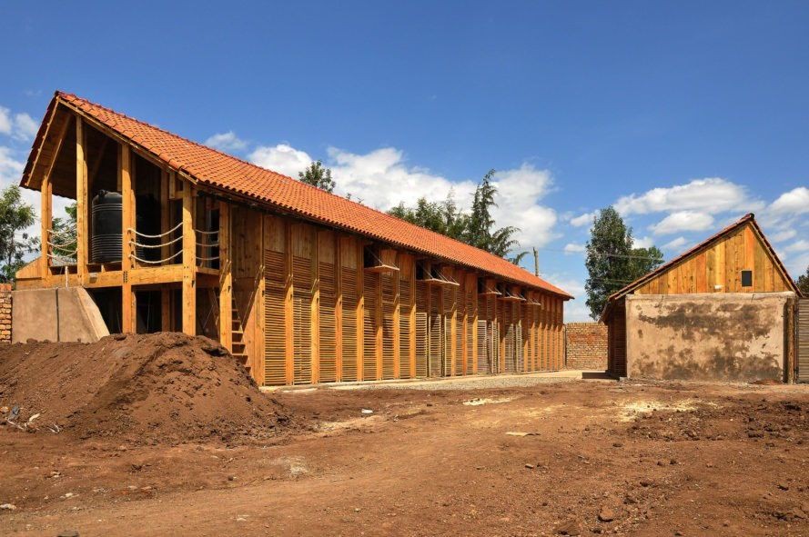 Ocho ejemplos de cómo se pueden construir casas hechas de tierra —  idealista/news