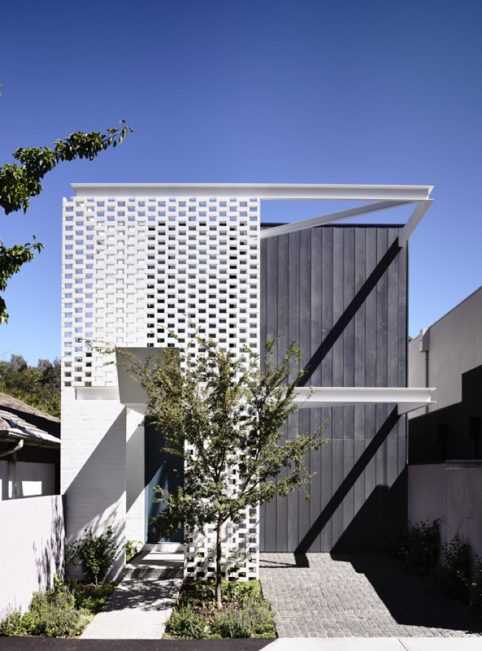 Una red de ladrillos para ver sin ser visto 10+1 insólitas ideas para proteger tu casa de los mirones