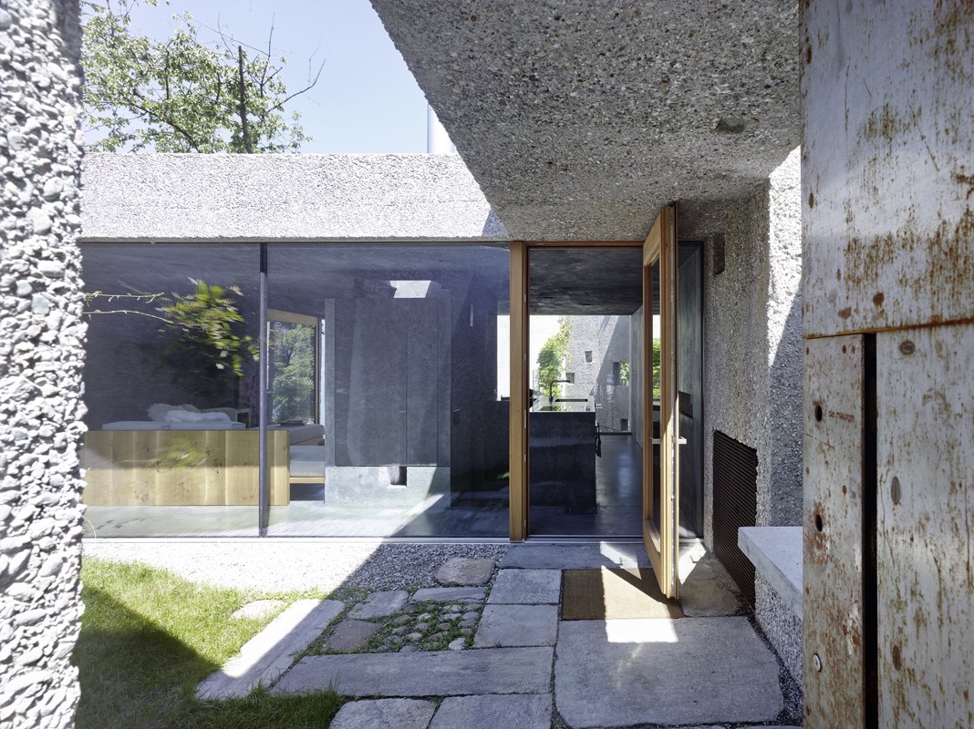 Esconde tu hogar tras una puerta cutre y oxidada 10+1 insólitas ideas para proteger tu casa de los mirones