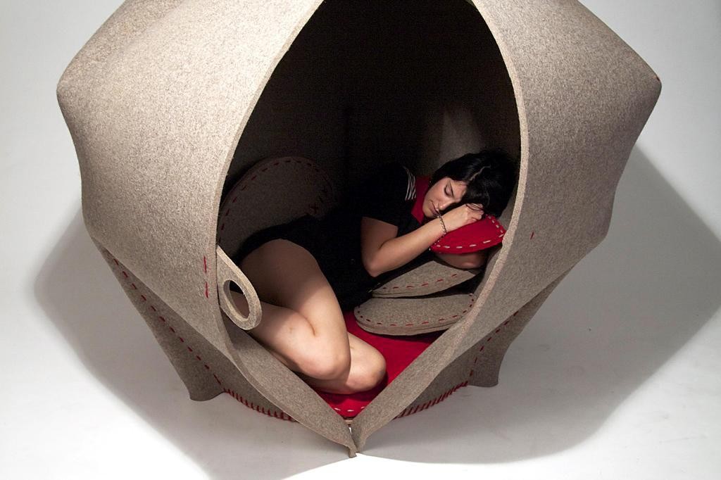 Muebles para vagos: 12+1 ejemplos de sillones y camas de los que te costará levantarte