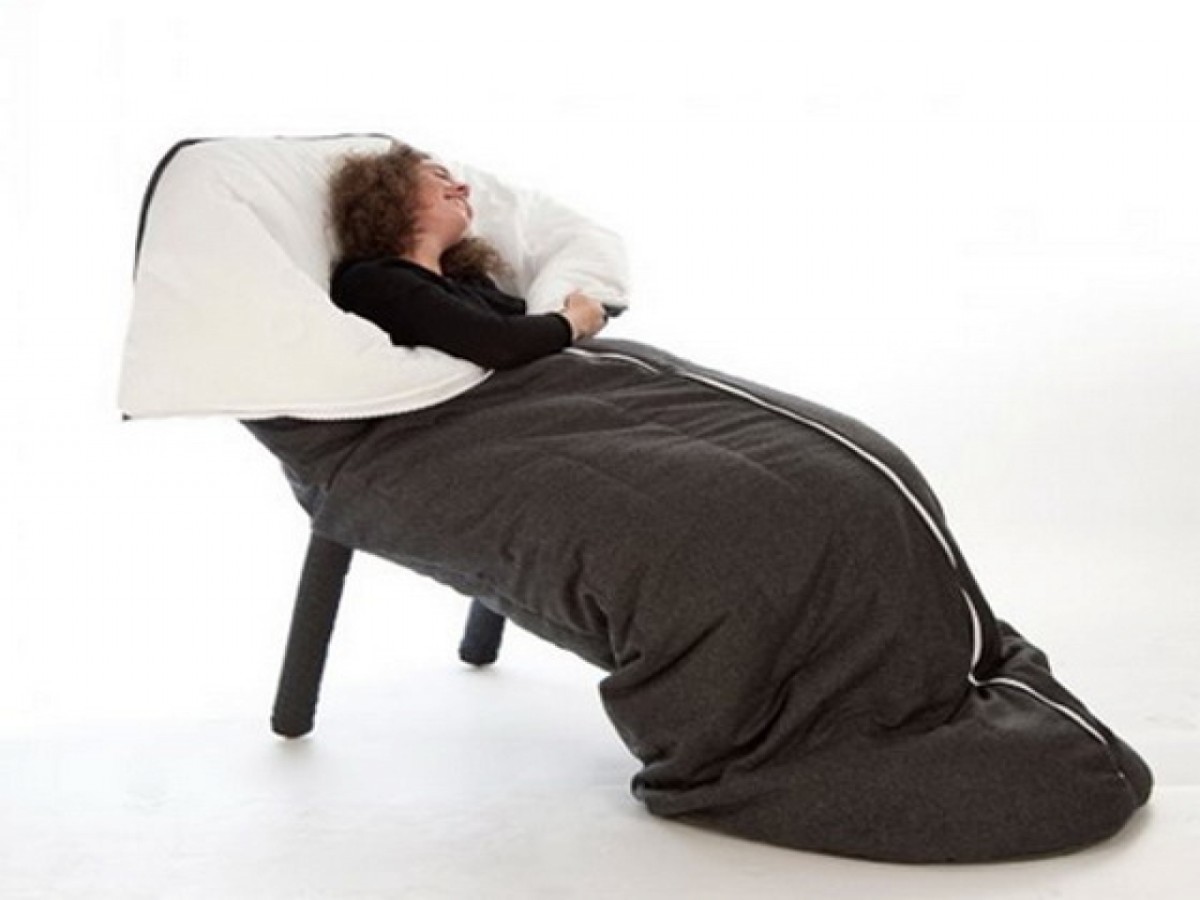 Muebles para vagos: 12+1 ejemplos de sillones y camas de los que te costará levantarte