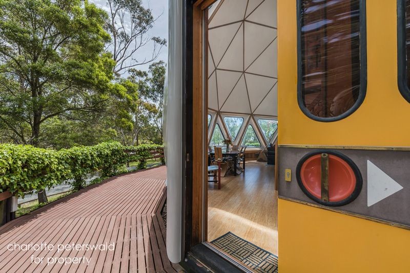 Detalle de la puerta de acceso